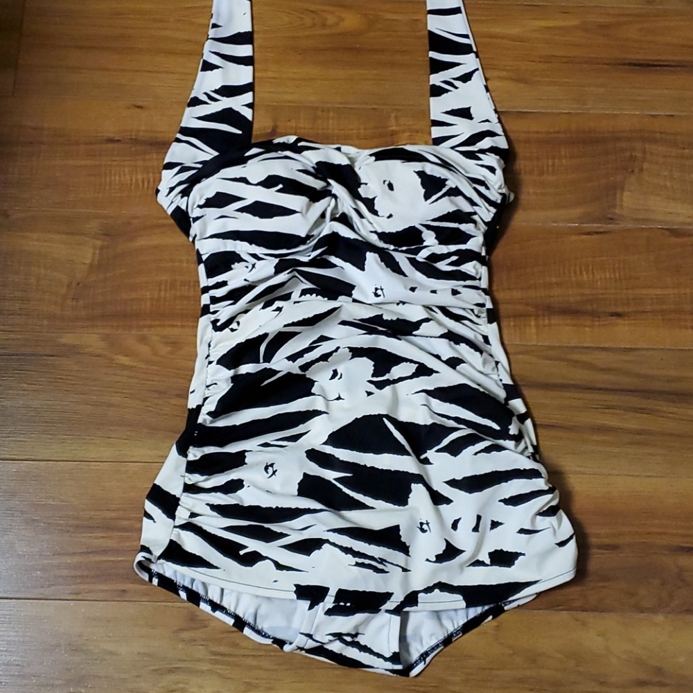 Bathing suit